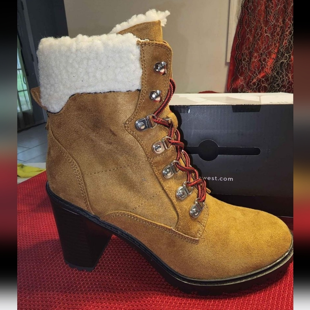 Nine west woman boots size 8.5